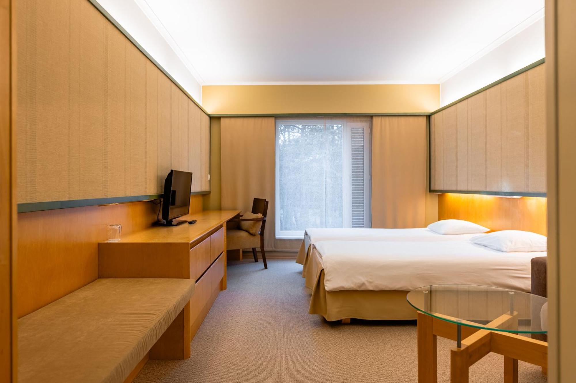 Saaremaa Rannahotell ' Beach Hotel Mandjala Bagian luar foto